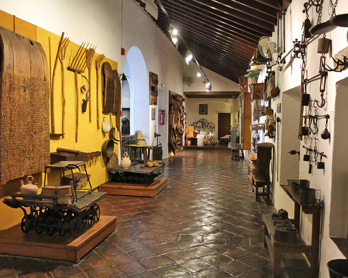 Labores agrícolas, Exhibition view. Courtesy of Museo Unicaja de Artes y Costumbres Populares