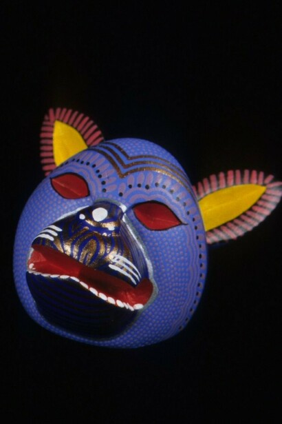 Máscaras en miniatura realizadas por Ana Xuana Velasco, de San Martín Tilcajete, Oaxaca, México