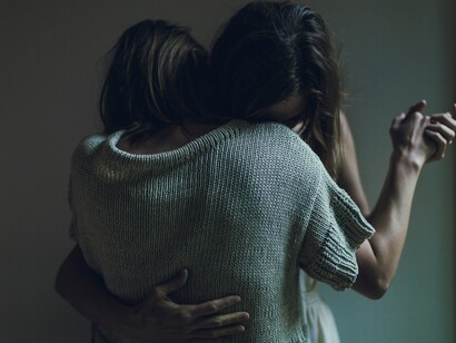 La necesidad de sentirse deseado y el miedo a mostrar emociones románticas pueden ser algunos de los causantes de relaciones desequilibradas
