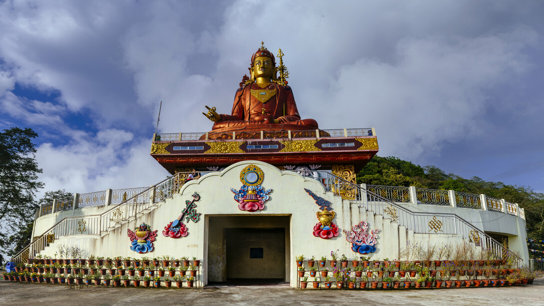 Estatua del Gurú Padmasambhava, en el monasterio de Samdrutse, Namchi, Sikkim