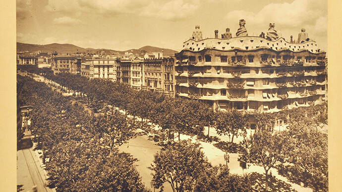 Adolf Mas, Casa Milà, 1910, Da una selezione di foto di architetture di Antoni Gaudí con annotazioni, Barcellona, Arxiu Històric del Collegi d’Arquitectes de Catalunya
