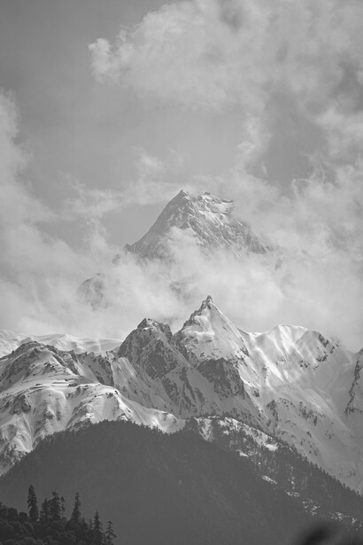 The Kailash mountain topped with clouds