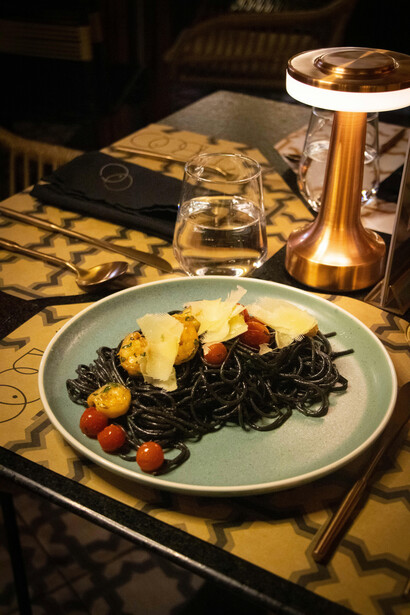 Propongo que el aspecto más fundamental del universo es la existencia