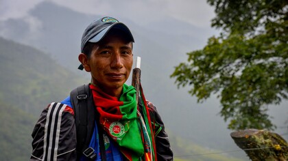 Un miembro de la Guardia Indígena del Cauca