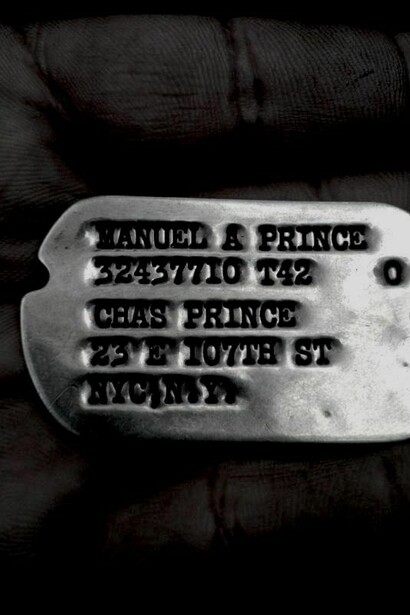 Placa de identificación de Prince