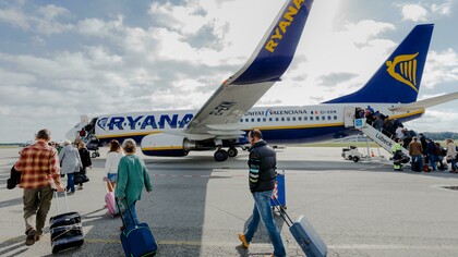 Turistas británicos que llegan a España gracias a las aerolíneas de bajo coste