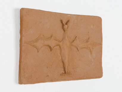 Rodrigo Hernández, "Bat without background", da "Silvia series", 2017, terracotta, cm. 20x28 - Ph C. Favero