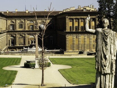 Luce e Ombra con statua di Minerva Paolo Frullini