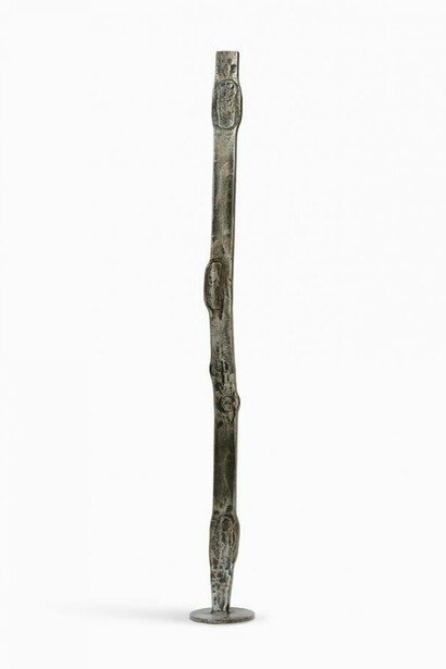 David Smith, Forging V, 1955, Varnished steel, 74 x 8 1/2 inches (188 x 21.6 x 21.6 cm) © The Estate of David Smith/Licensed by VAGA, New York. Courtesy Gagosian Gallery. Photography by Robert McKeever