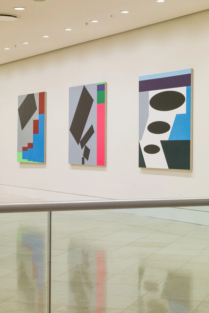 Paul Huxley, Earth unwrapped, exhibition view. Courtesy of Pangolin London