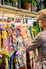 Pitti Uomo 104, Firenze, Italia. Un uomo multiforme ritorna ogni volta che Pitti Immagine Uomo apre i battenti alla Fortezza e in molti luoghi della città di Firenze