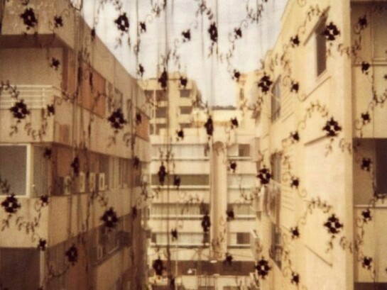 Noon (No.8), archival inkjet print, 101 cm x
105 cm, 2010 -­ 2011, Courtesy Kalfayan Galleries, Athens.
