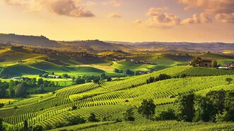 Langhe. Un angolo di mondo dall’immobile meraviglia, narrato da Beppe Fenoglio