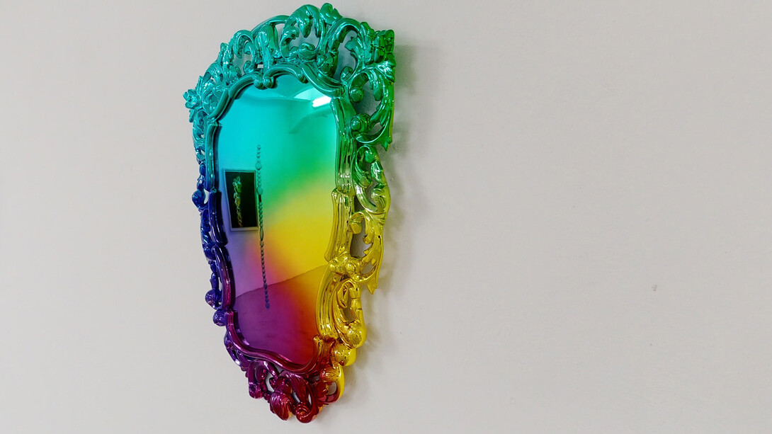Sali Muller, Au bon vieux temps, 2019 Chrome plated mirror, 100x80x20 cm | 39¼x31½x7¾ inches    
Courtesy: The Flat – Massimo Carasi, Milan 
Photo: The Flat

