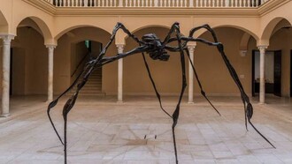 Araña de Louise Bourgeois en el patio del Museo Picasso Málaga