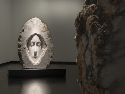 Jaume Plensa, Murmuri, exhibition view. Courtesy of Senda Gallery