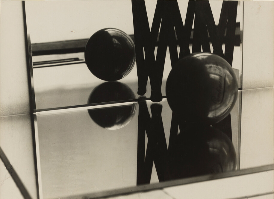 Florence Henri, Composition, 1928, Épreuve gélatino-argentique d’époque, 27,2 x 37,5 cm, Bauhaus Archiv, Berlin, Florence Henri © Galleria Martini & Ronchetti, Photo © Bauhaus Archiv