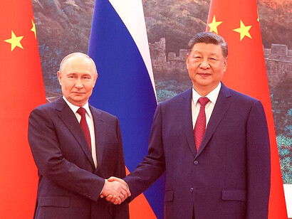 Der Generalsekretär der Kommunistischen Partei Chinas, Xi Jinping, und der russische Präsident Wladimir Putin am 20. Mai 2026 in der Großen Halle des Volkes