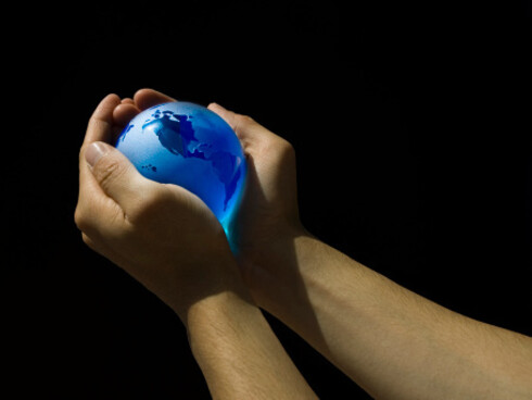 Il mondo  in una bolla. In occidente, sia geograficamente, che come popolazione soprattutto, contiamo sempre meno