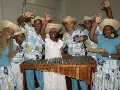 María Faustina Orobio Solís y su conjunto Los Curruleros de Guapi, fotografía de Lucho Osorio Páez (Resistencia Music), Colombia