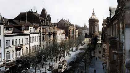 Der Mannheimer Wasserturm, 1930 (Blick aus den Planken)
