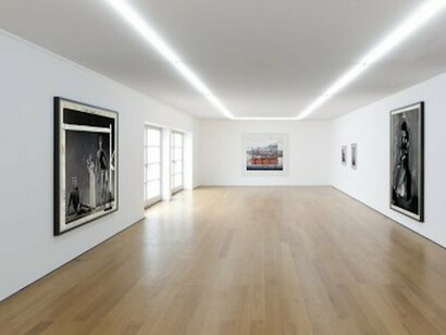 Installation view Candida Höfer, Thomas Struth, Thomas Ruff at Galerie Rüdiger Schöttle, 2017. Photo: Wilfried Petzi.