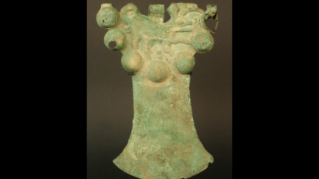 Sonaja

Materiales: Metal

Tardío 0- 500 d.C. Estilo Vicus/Moche.

Medidas: 268 mm de alto