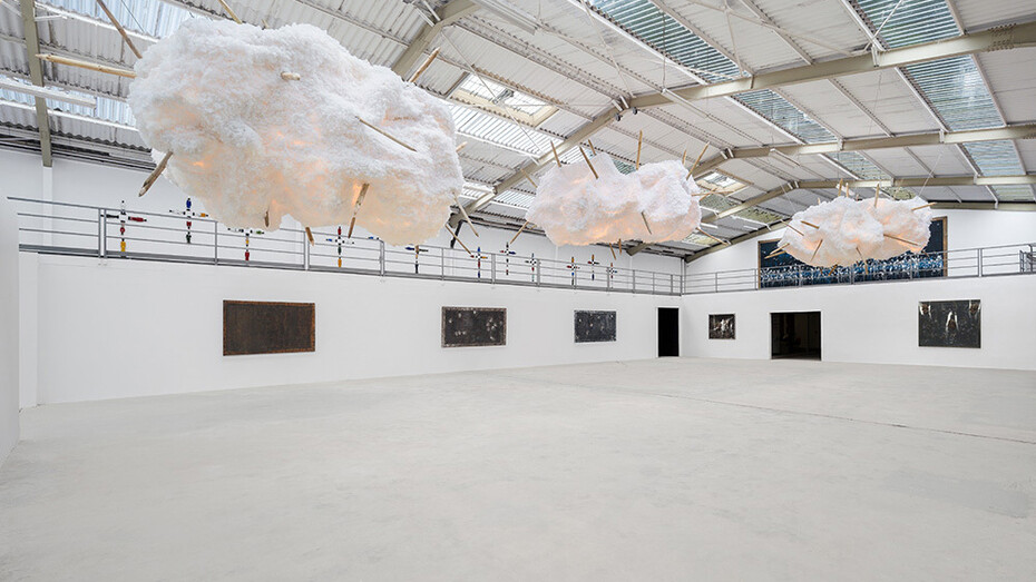 Pascale Marthine Tayou, Tchâm : Confidences, vue d'exposition. Avec l'aimable autorisation de la Galleria Continua