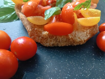 Ancora oggi, le friselle sono apprezzate in tutta Italia per il loro gusto autentico e il loro contributo a una dieta sana e bilanciata