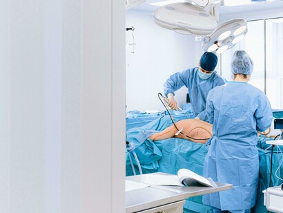 Por suerte permitieron que te acompañara hasta la puerta del quirófano, fueron amables y respetuosos