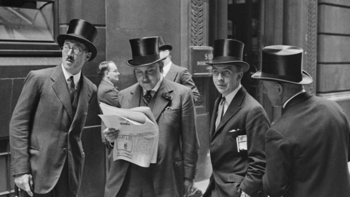 Rendez vous at the London Stock Exchange, 1937, England. Vintage gelatin silver print. © E.O. Hoppé Estate Collection/Curatorial Assistance