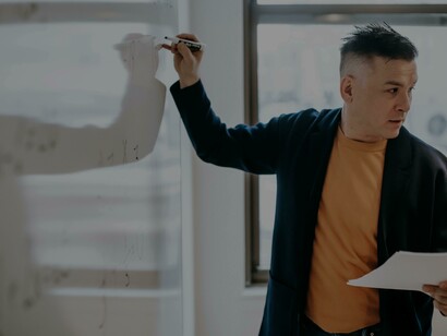 Maestros da vida, os professores nos guiam através das letras e metáforas para descobrir novos mundos