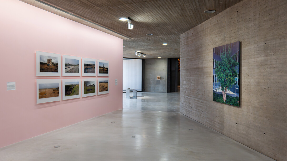 Varios artistas, Tierra batida. Escrituras del compostaje, vista de exhibición. Cortesía del Centro de Creación Contemporánea de Andalucía