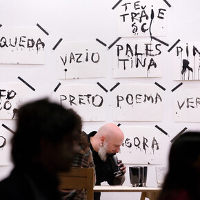 Maurício Ianês, O Escritor (The Writer), 2013, Performance, Photo Rafael Cañas