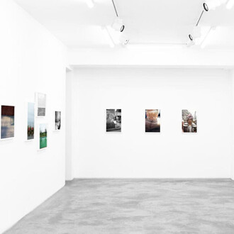 Joel Meyerowitz, Select works, 1962-2019, exhibition view. Courtesy of Huxley-Parlour Gallery