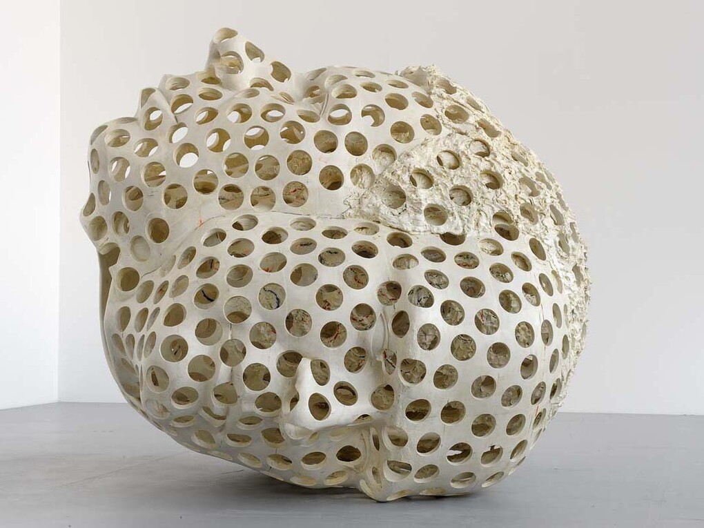 Tony Cragg, Sharing, 2005, Jesmonite, Photo: Charles Duprat
© the artist, Courtesy of Galerie Thaddaeus Ropac
