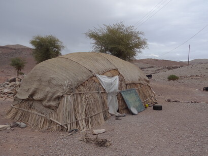 Más allá del círculo sólo es pensable como extraterrestre. De ahí el retorno de la cosmología y la religión. Pobreza en Irán: provincia de Kerman y Baluchistán 