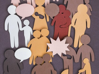 "Pessoas" de papel. Mas também somos prefaciadores de muitas vidas; introduzimo-nos nelas, ora como um penso rápido, ora como cicatriz na alma...depende do nosso esforço emocional