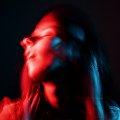 A las personas que padecen enfermedades mentales les es más difícil adaptarse a su entorno, tanto cultural como social, con el sufrimiento que eso conlleva