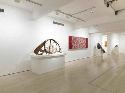 Anthony Caro and Alan Green, Shaping abstraction, exhibition view. Courtesy of Annely Juda Fine Art 