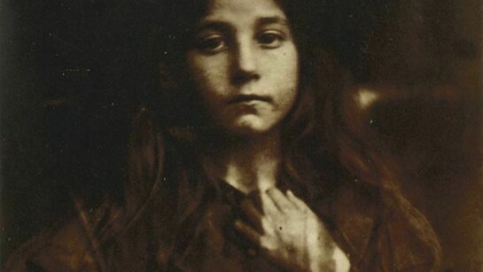 Julia Margaret Cameron, Kate Keown, stampa all'albumina, 25,5 x 20,5 cm, 1864 ca., Mart, Museo di arte moderna e contemporanea di Trento e Rovereto, Collezione M. Trevisan (dettaglio)