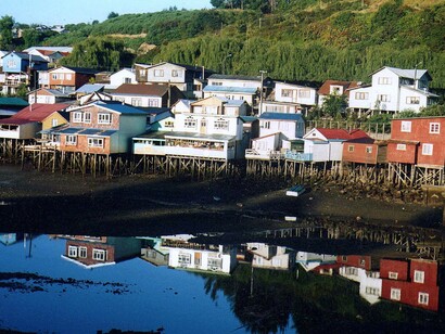 Palafitos sul fiume Gamboa, Castro, Chiloé, Cile