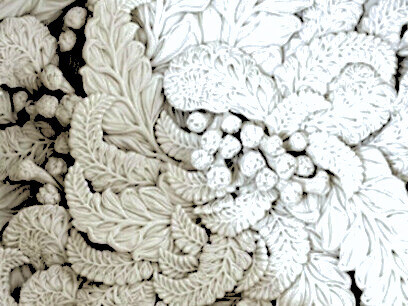 «Zenmai y Nazuna con brotes», 2025. Porcelana moldeada, tallada y modelada a mano, con un interior decorado con ramitas en movimiento