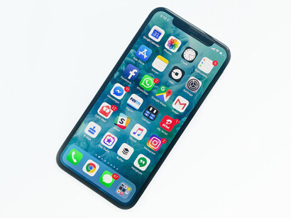 Excessive use of social media has been linked with negative changes to our brain morphology