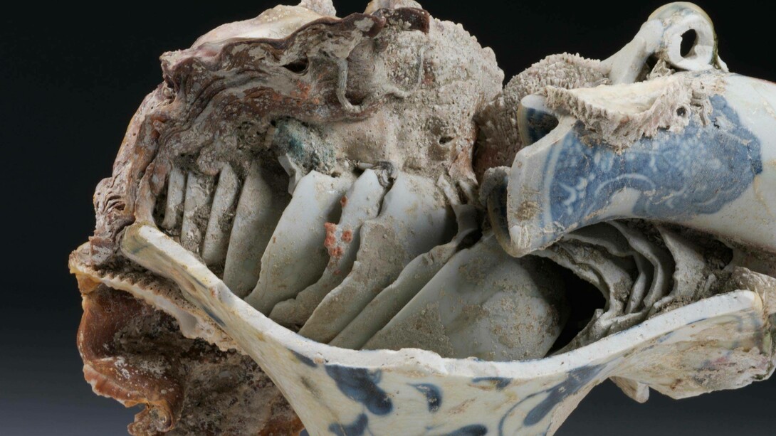 Sea sculpture (detail), unknown, around 1725, Vietnam. Museum no. FE.7-2007. © Victoria and Albert Museum, London