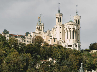 Il a été construit en 1872 par les architectes Pierre Bossan et Sainte-Marie Perrin (Lyon, France)