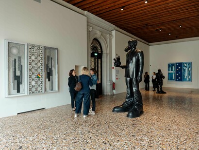 Ahmet Güneştekin, Sessizlik/Silenzio/Silence, vista della mostra. Cortesia di Palazzo Gradenigo