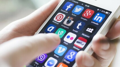 Acceso a las redes sociales desde el teléfono móvil