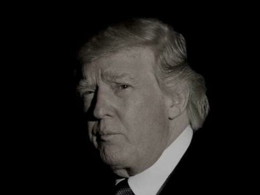 Hoy el riesgo principal está en que  líderes electos «democráticamente» subvierten el proceso mismo que los condujo al poder