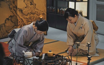 Japan, women participating in a traditional Japanese tea ceremony